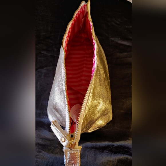 ✨💖 Victoria's Secret - Gold Metallic Zipper Cosmetic Bag – NWT 💖✨ - Picture 10 of 11